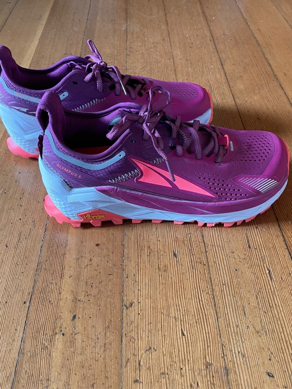 Altra Olympus 5 Women's Trail Shoe - Purple with Pink Accents US 8.5
